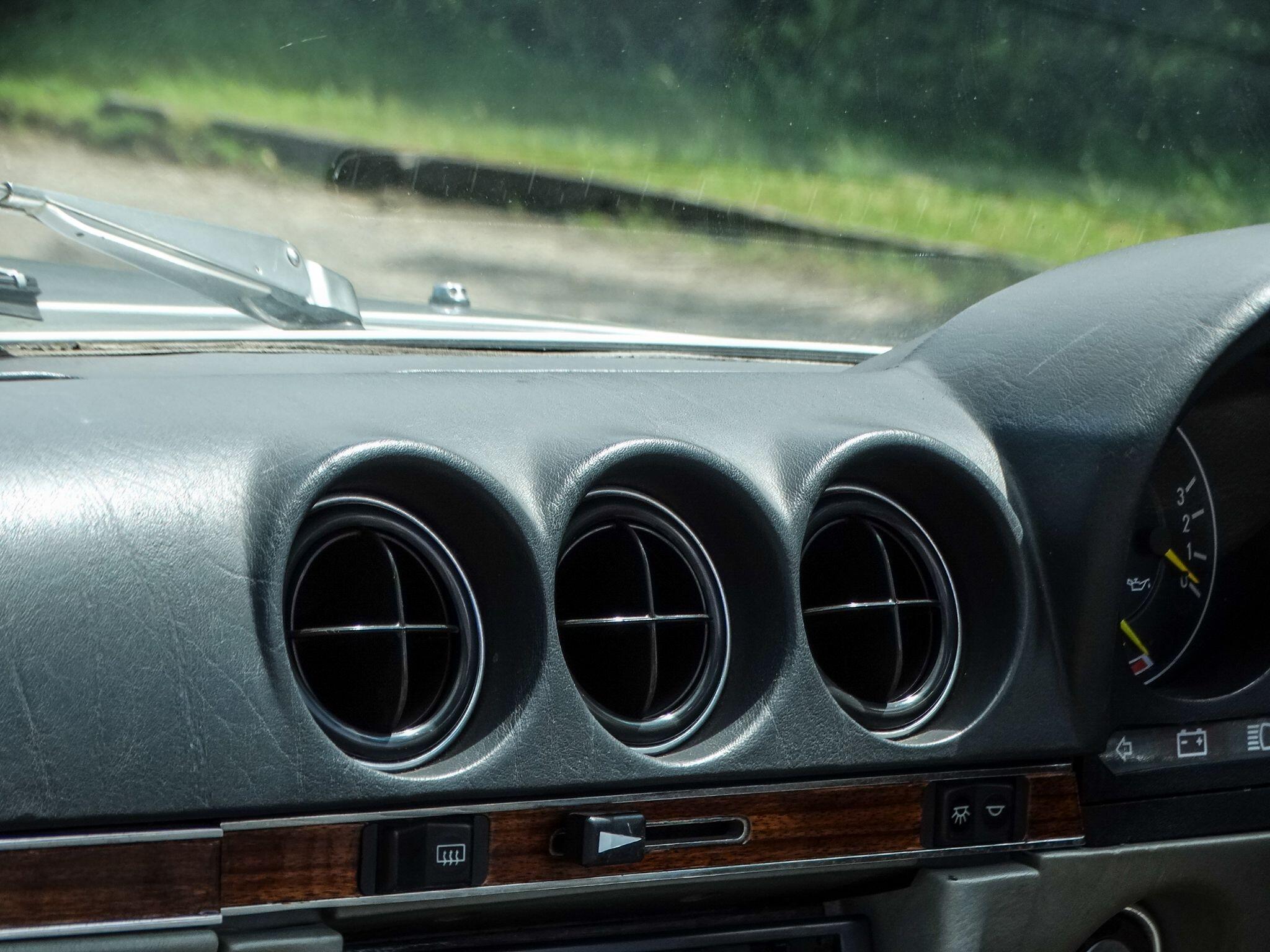 Mercedes-Benz 500 SL — photo 21