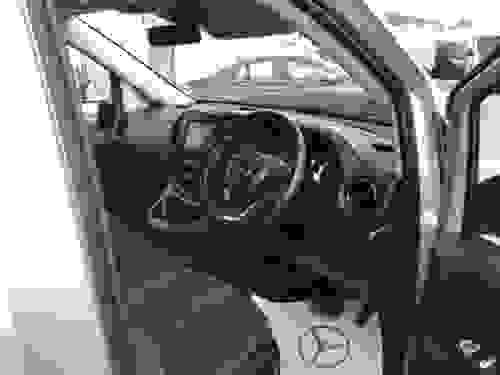 Mercedes-Benz Vito Photo at-f0dcc3d4edc74404a13def5480988b95.jpg