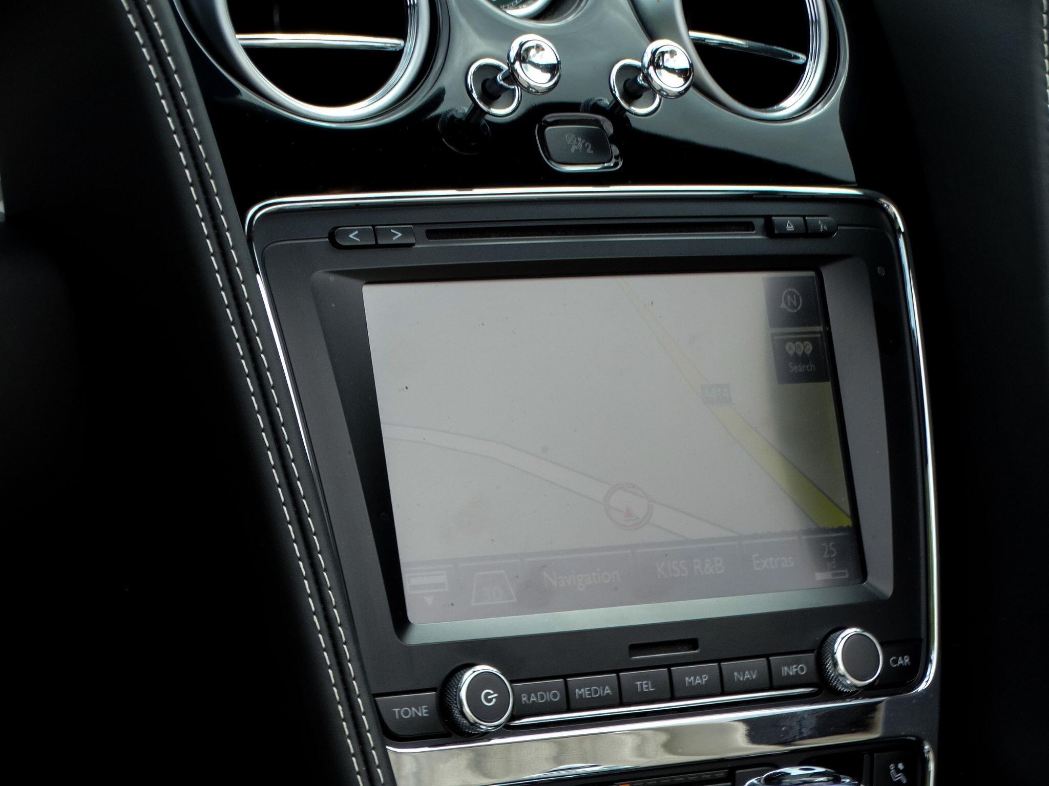Bentley Continental 6.0 FlexFuel GTC Convertible 2dr Bi Fuel Auto 6Spd 4WD Euro 5 (575 ps) — photo 20