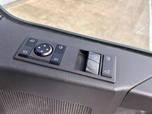 Mercedes-Benz Actros L Photo at-f0ecfec3c51f4e59bf0ed2e43ded01ff.jpg