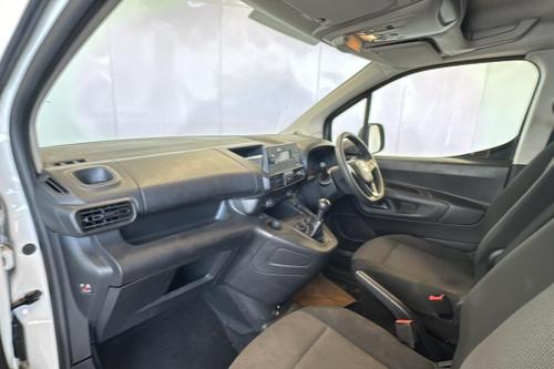Vauxhall COMBO Photo at-f10f410f346a4a2095b74bf7f6b5416e.jpg
