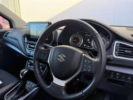 Suzuki S-Cross Photo 9