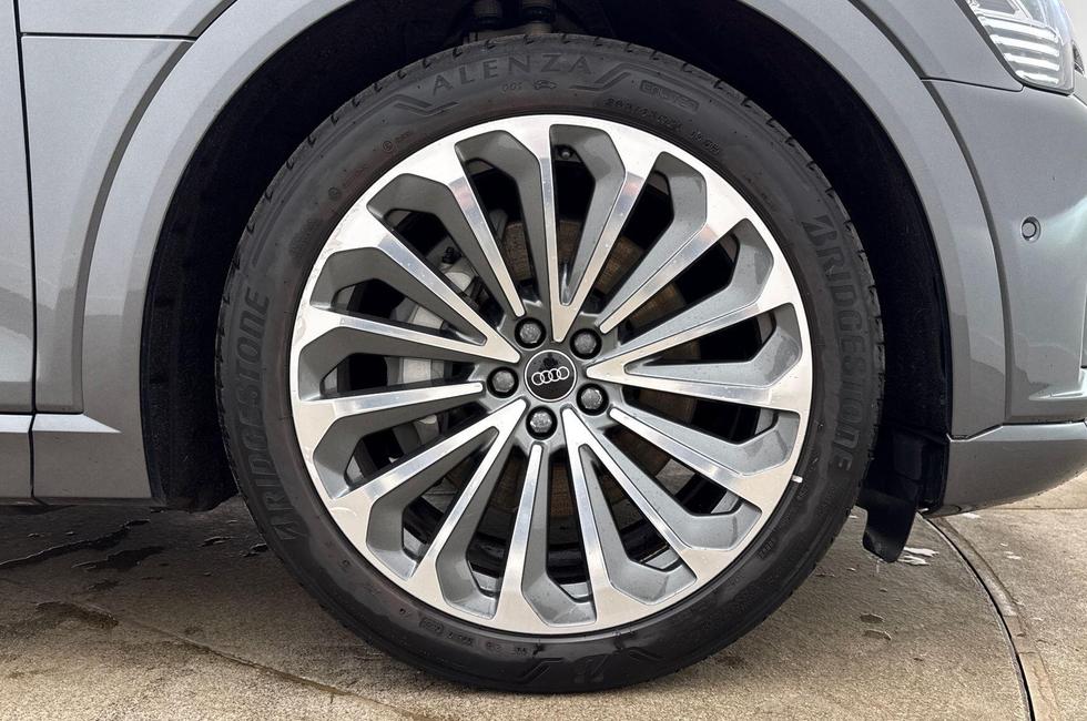 Audi Q8 Photo at-f1590c7b0ebe46f4aabd9edf262fe738.jpg
