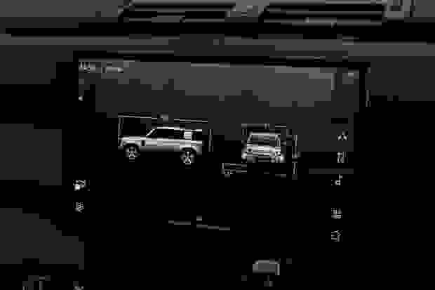 Land Rover DEFENDER Photo at-f1681c06afc14a339351f5627f5a2e54.jpg