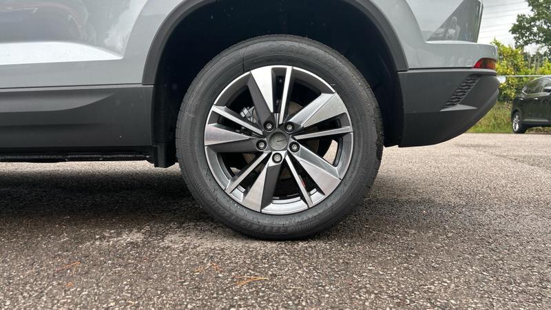 Skoda Karoq Photo at-f1863fce5e9a417e84d693ec91f07fd4.jpg
