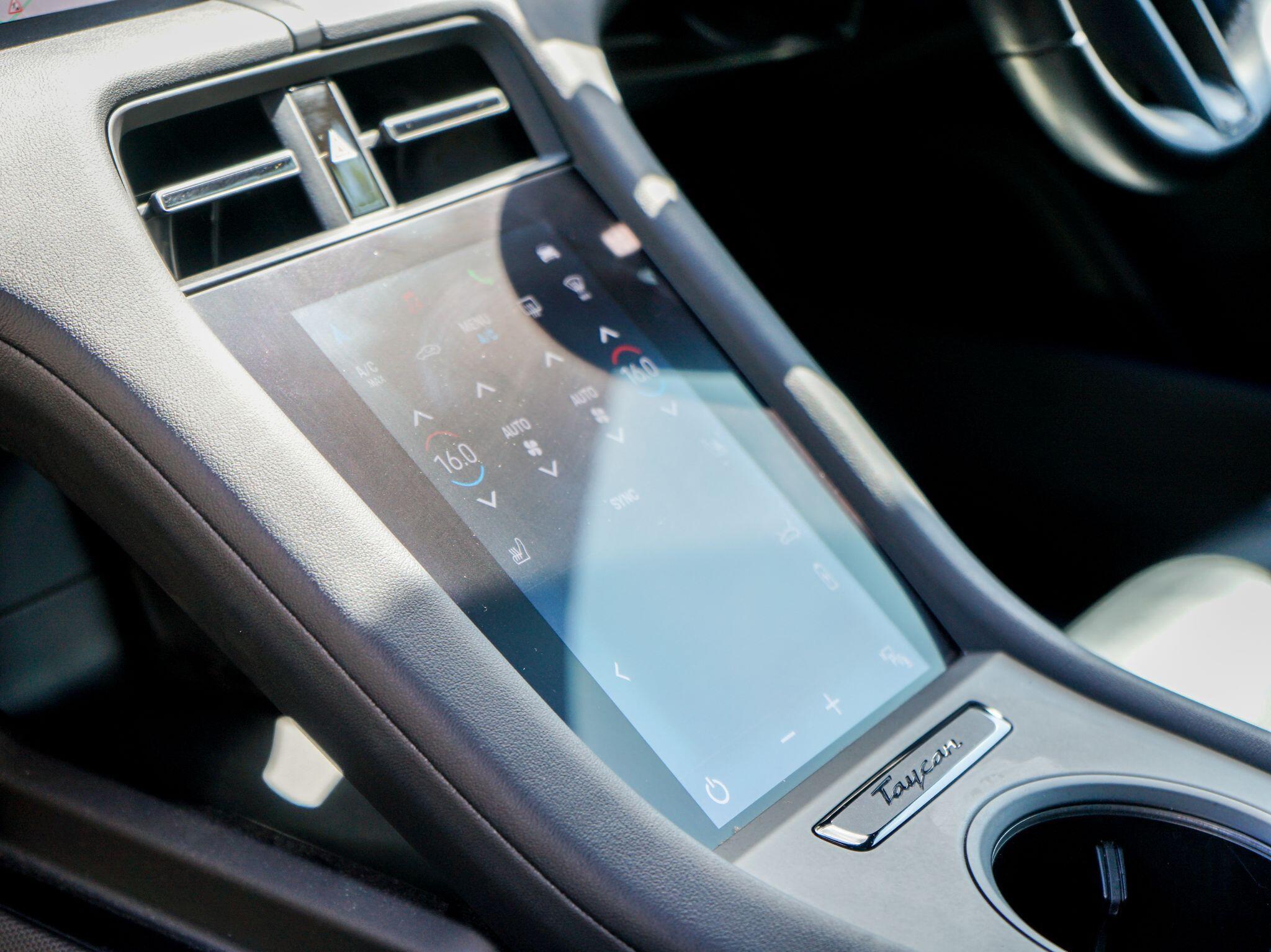 Porsche Taycan Performance 79.2kWh Auto RWD 4dr (11kW Charger) — photo 24