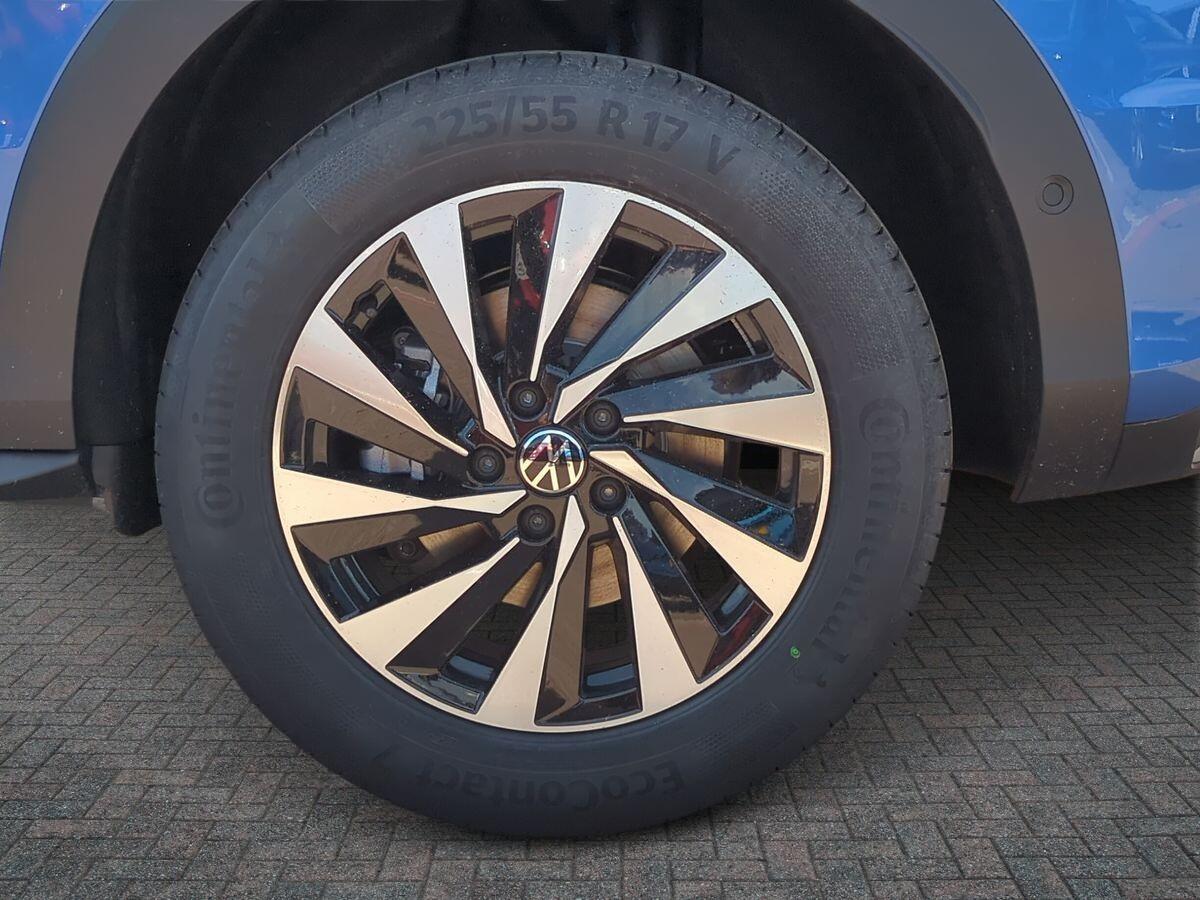 Volkswagen T-Roc Photo at-f1c7dc79fc5746b3acc9166df96536d2.jpg