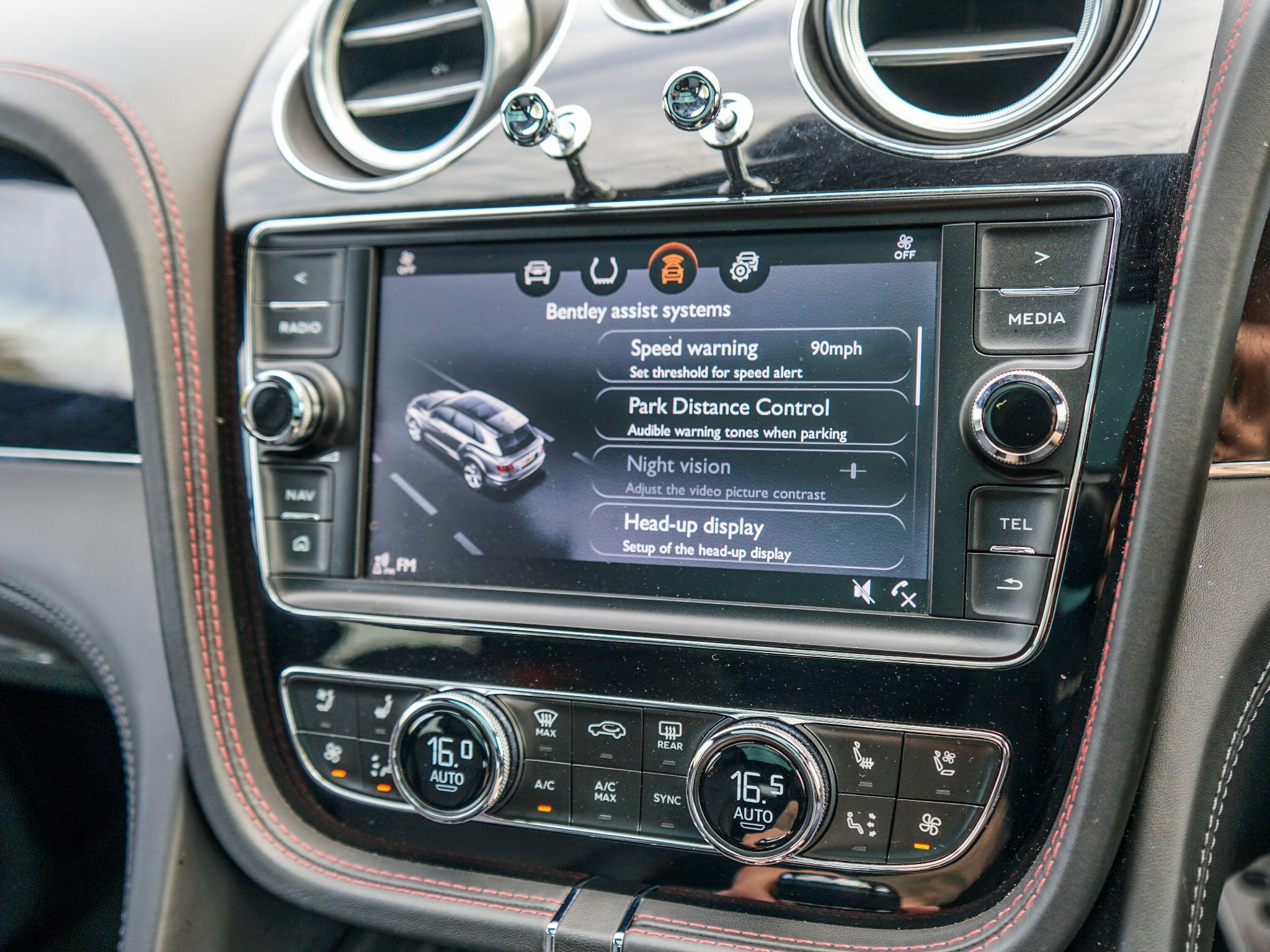 Bentley Bentayga 4.0 V8 Auto 4WD Euro 6 (s/s) 5dr — photo 34