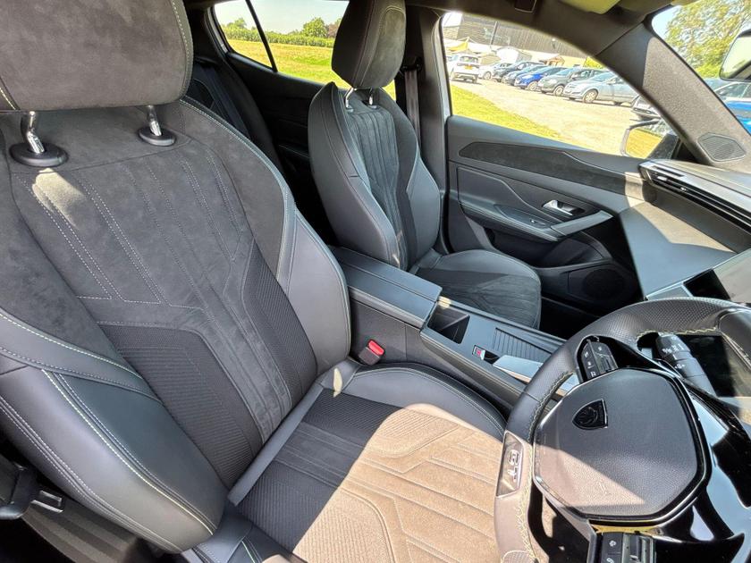 Peugeot 408 Photo at-f2befd0db1cf454cbe837e8c8a12eb91.jpg