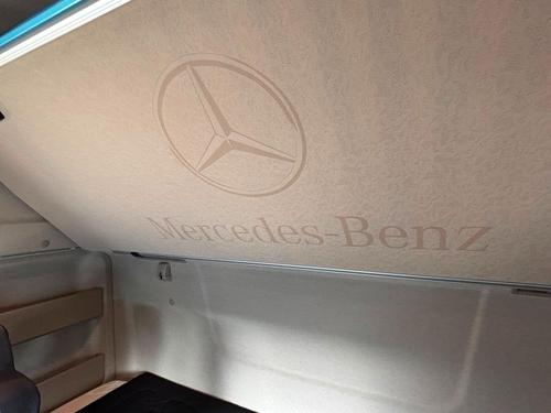 Mercedes-Benz Actros L Photo at-f2fb2c0f5ee94f10bf9bb7752745821f.jpg