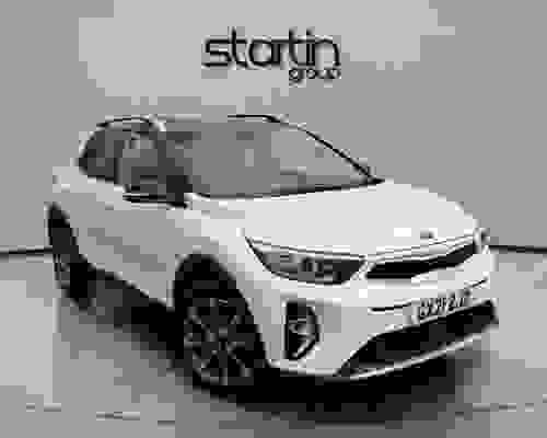 Kia Stonic 1.0 T-GDi ISG 48V CONNECT Clear White with Black Roof at Startin Group