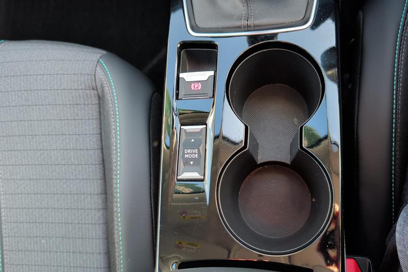 Used Peugeot 2008 NU71DZJ 11