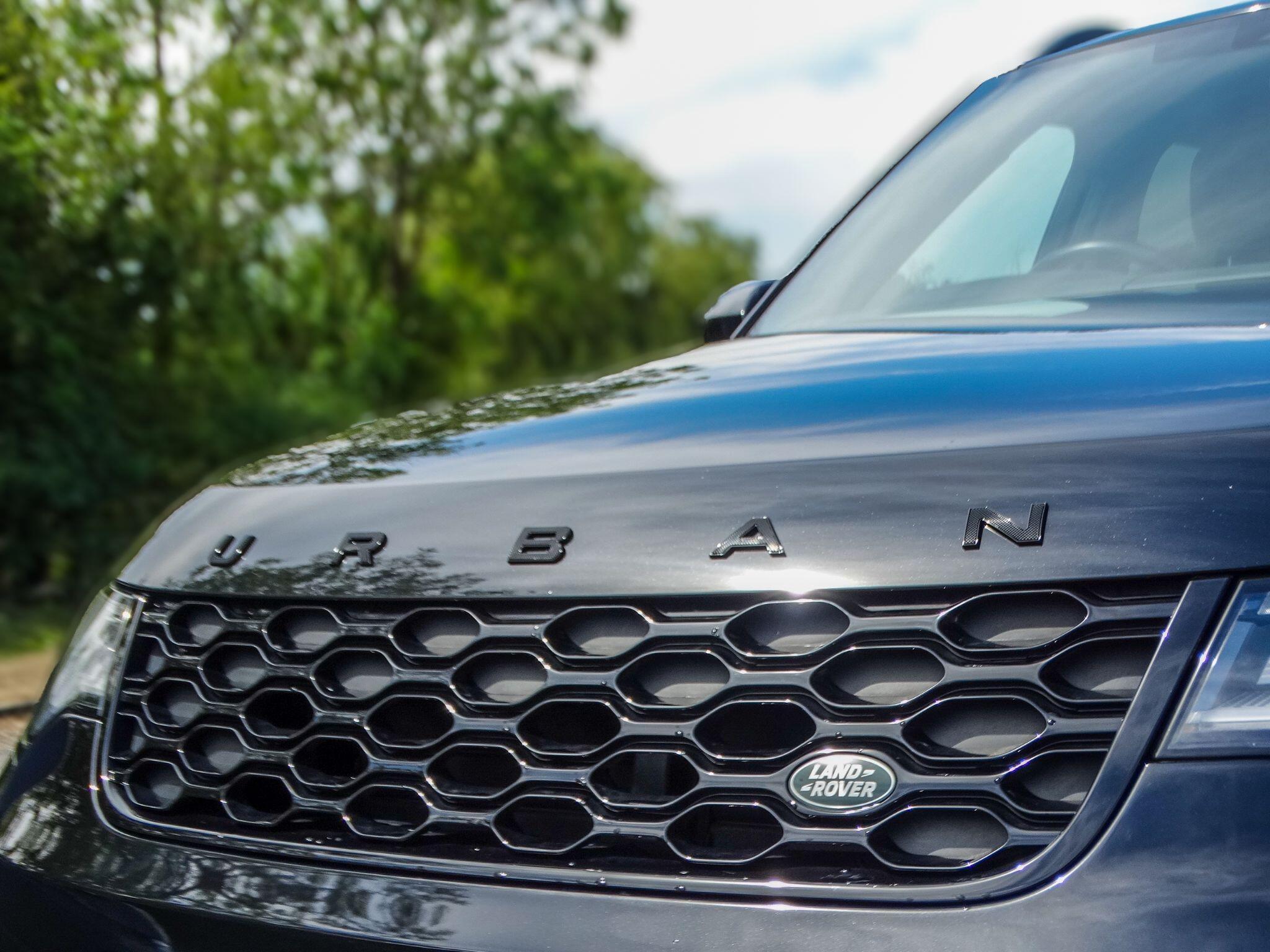 Land Rover Discovery 3.0 D300 MHEV R-Dynamic SE Auto 4WD Euro 6 (s/s) 5dr — photo 10