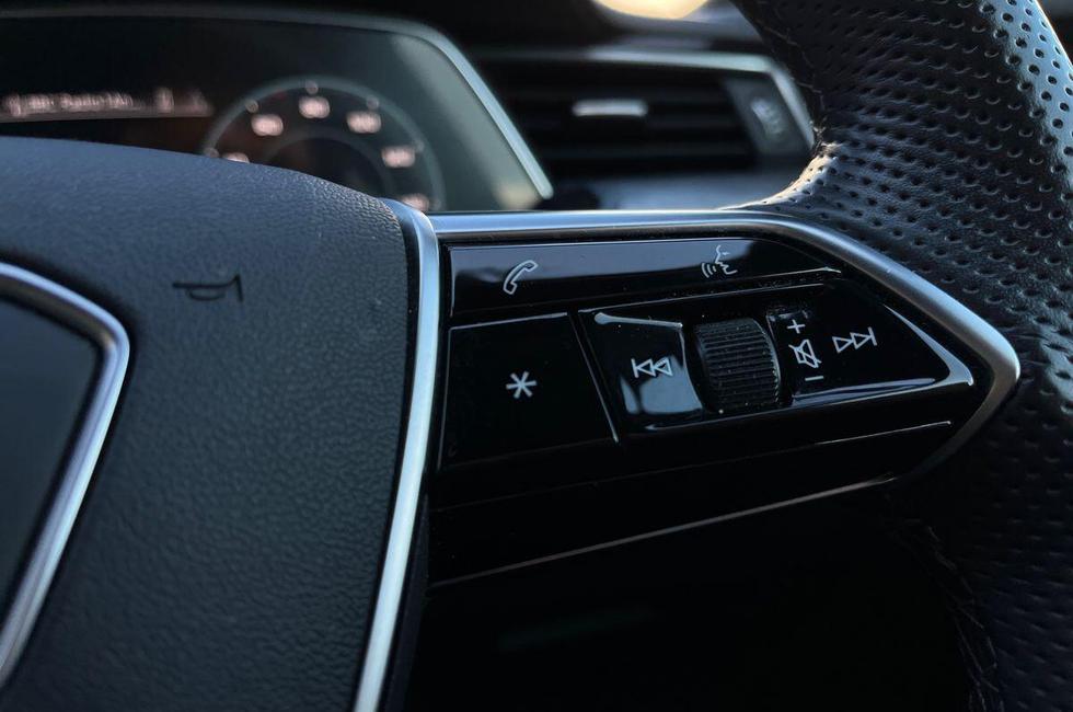Audi e-tron Photo at-f381f516893d40259f01ff56d390178b.jpg