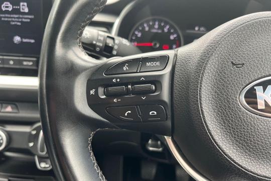 Kia Stonic Photo at-f390b46cf53f4f7f811c94bac7ea2cee.jpg