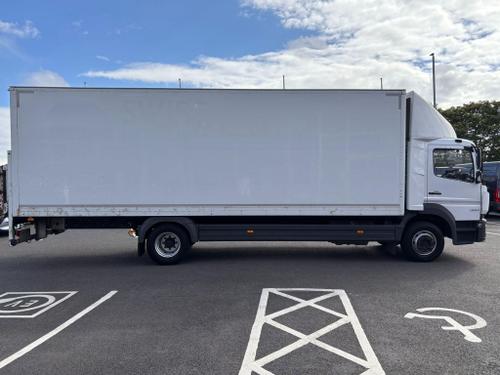 Mercedes-Benz Atego Photo at-f39a94f331d54465a624390df7dcadd3.jpg
