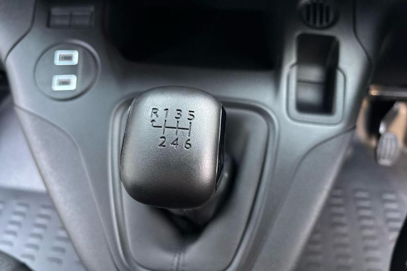 Used Peugeot Partner 202512188681697 9