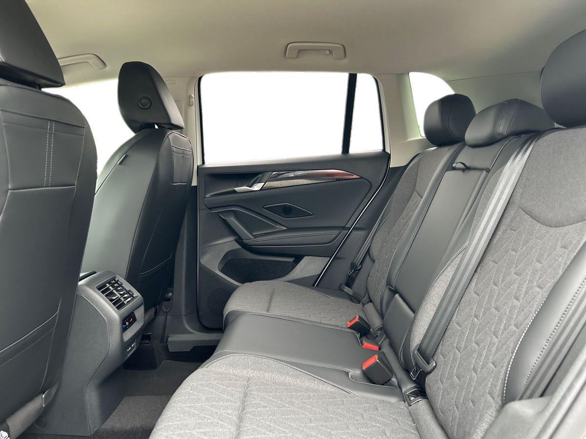 Volkswagen Tiguan Photo at-f3d97166234648deb55f12be2b8254b2.jpg