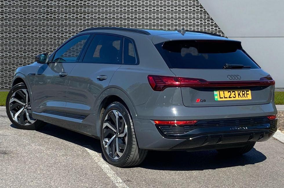 Audi Q8 Photo at-f42b759c796f4e9aa840da332db3e0cf.jpg