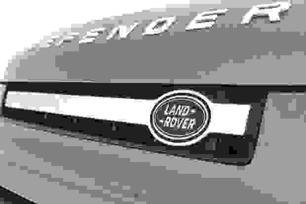 Land Rover DEFENDER Photo at-f44536854434476b88d42fa9af476886.jpg