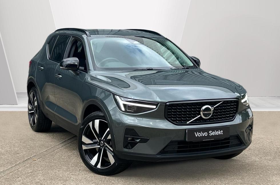 2025 Volvo XC40