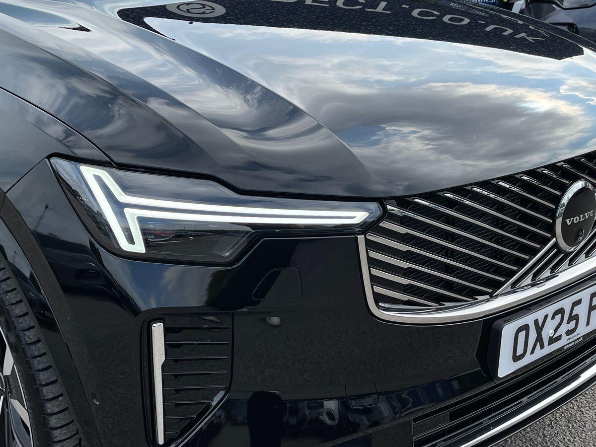 Volvo XC90 Photo 18