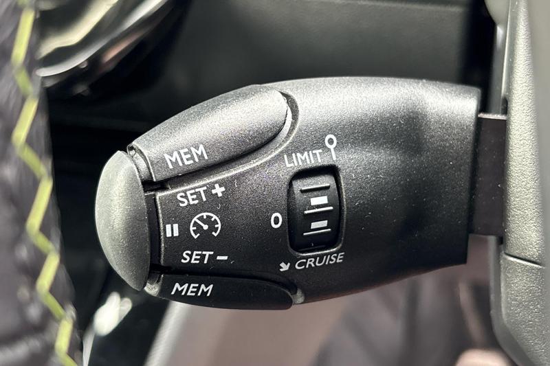 Used Peugeot 208 NV24HDO 31