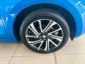 Suzuki Swift Photo 11