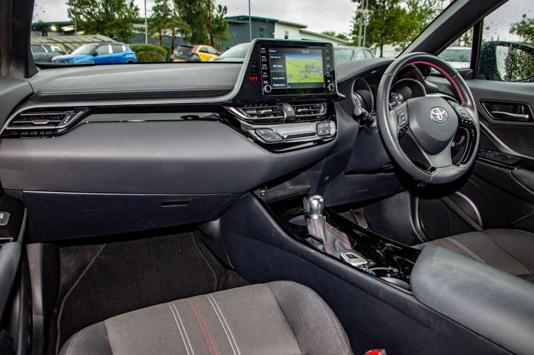Used Toyota C-HR OY22LHP 6