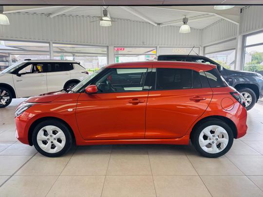Suzuki Swift Photo at-f491502cd03e46729c6599f7342141eb.jpg