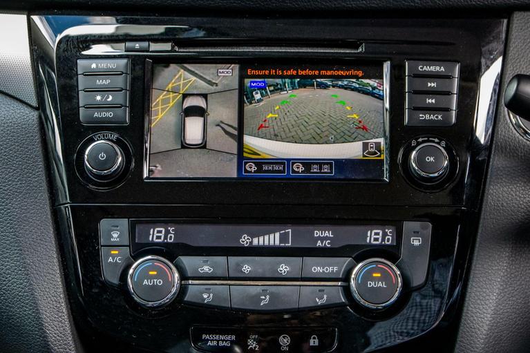 Used Nissan Qashqai NK69YAY 16
