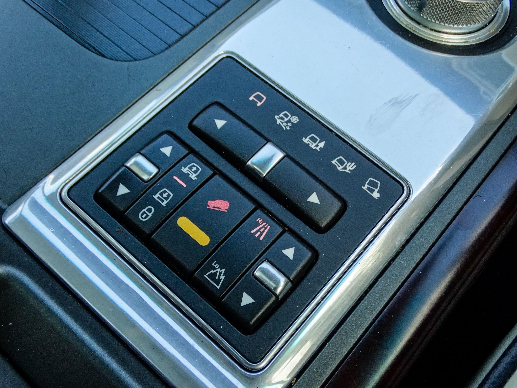 Land Rover Range Rover 4.4 TD V8 Vogue Auto 4WD Euro 5 5dr — photo 28