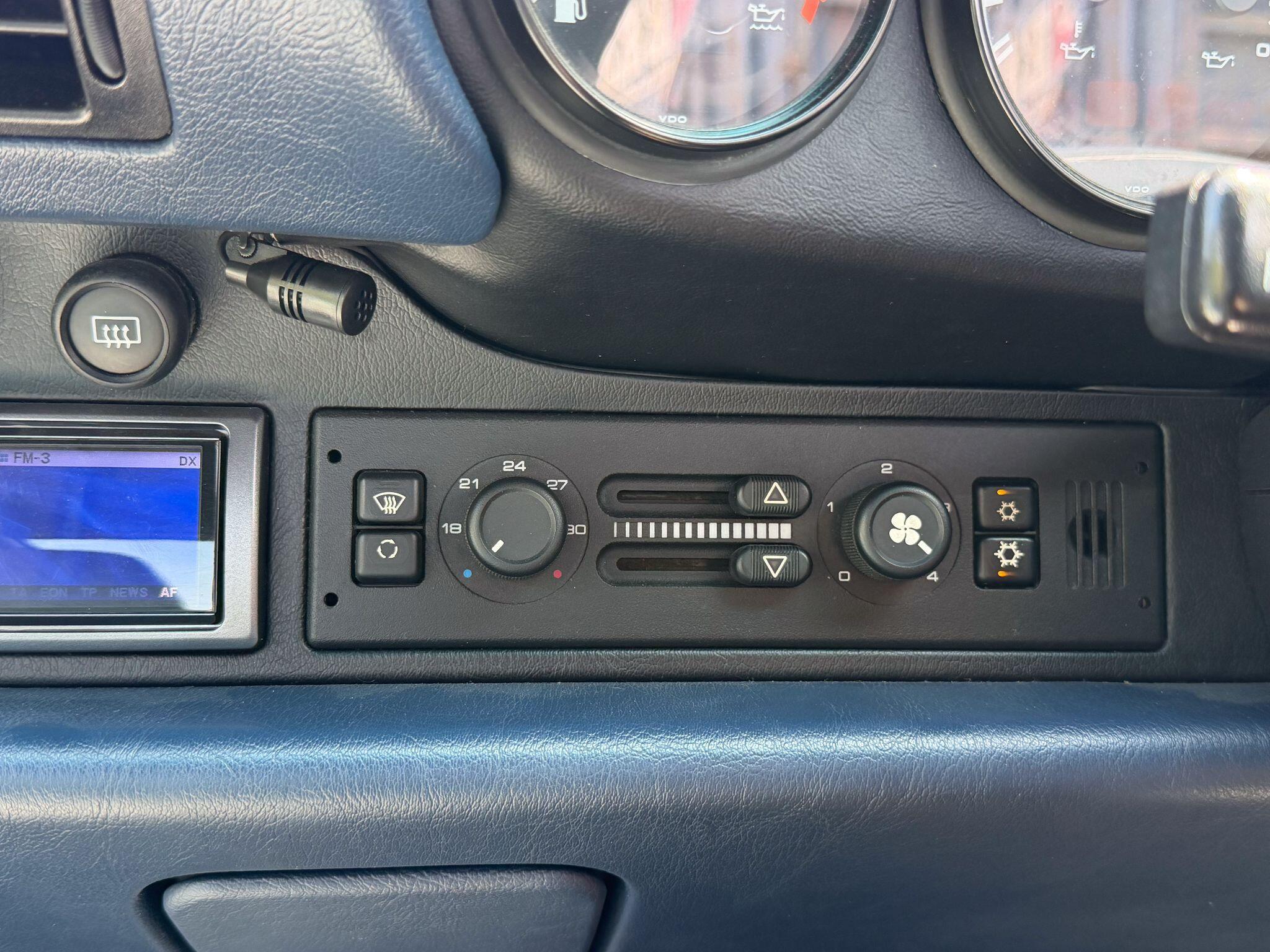 Porsche 911 3.6 993 Targa 2dr Petrol Automatic (285 bhp) — photo 23