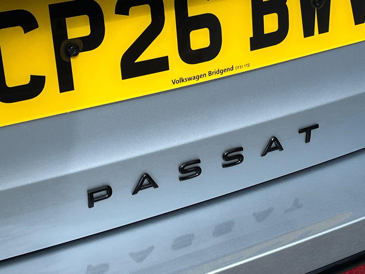 Volkswagen Passat Photo at-f4cb60d2444f4aa798503655d635f18e.jpg