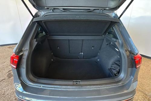 Volkswagen TIGUAN Photo at-f4f76bc0cd304b5d970a91568deef714.jpg