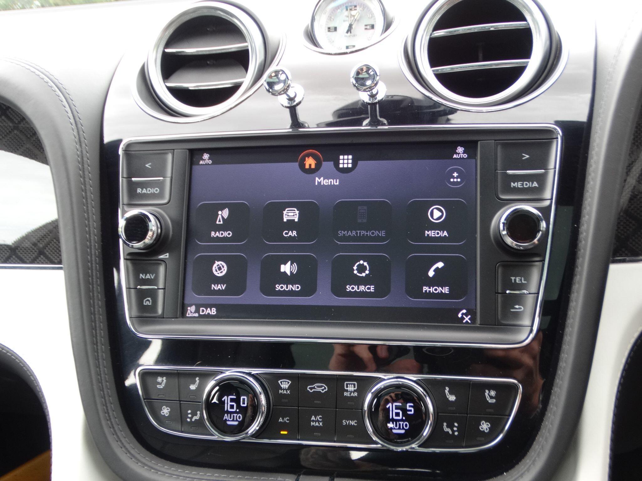 Bentley Bentayga 4.0 V8 Auto 4WD Euro 6 (s/s) 5dr — photo 39