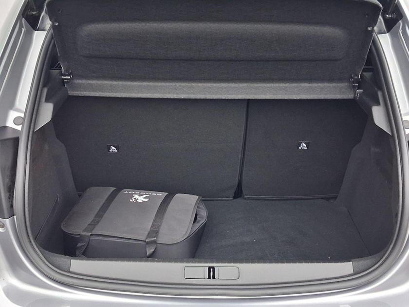 Peugeot E-208 Photo at-f538c81310024222b807922efb1c2ac9.jpg