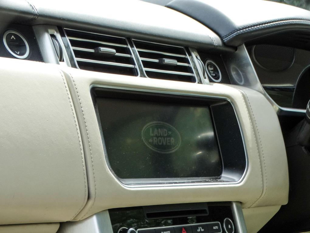 Used Land Rover Range Rover VA66SVF 18