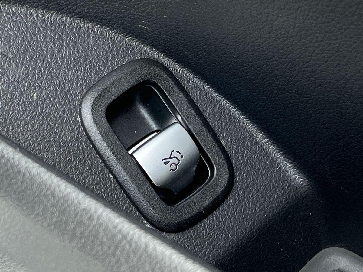 Mercedes-Benz GLC Photo at-f58821ff1c3d481e8358042afc0ed4d2.jpg