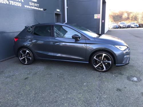SEAT Ibiza Photo at-f5903b8202d64da8997cd5802ddcf138.jpg