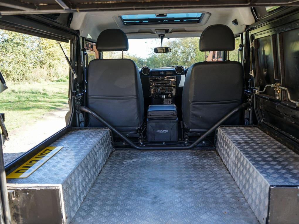 Used Land Rover Defender 90 DA13VSZ 16