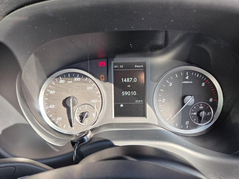 Mercedes-Benz Vito Photo at-f5d5d8a2b6f64787b326ab3ed991bb5d.jpg