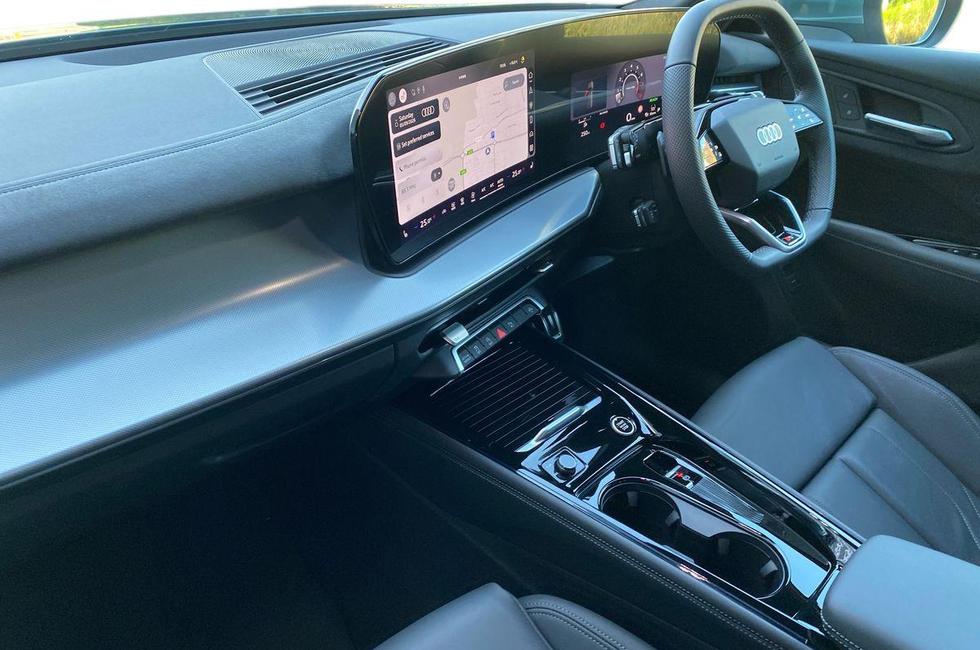 Audi Q3 Photo at-f5f7646667e84e5a9dc3f2d9d0e22735.jpg