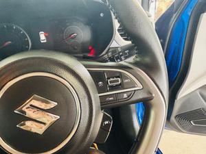 Suzuki Swift Photo 35