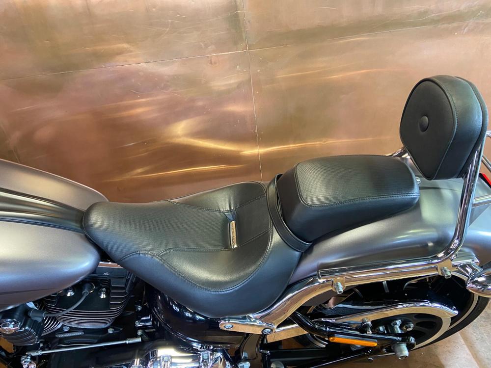 Harley-Davidson Softail Photo at-f6115dacc9e04789a4a447981c718037.jpg