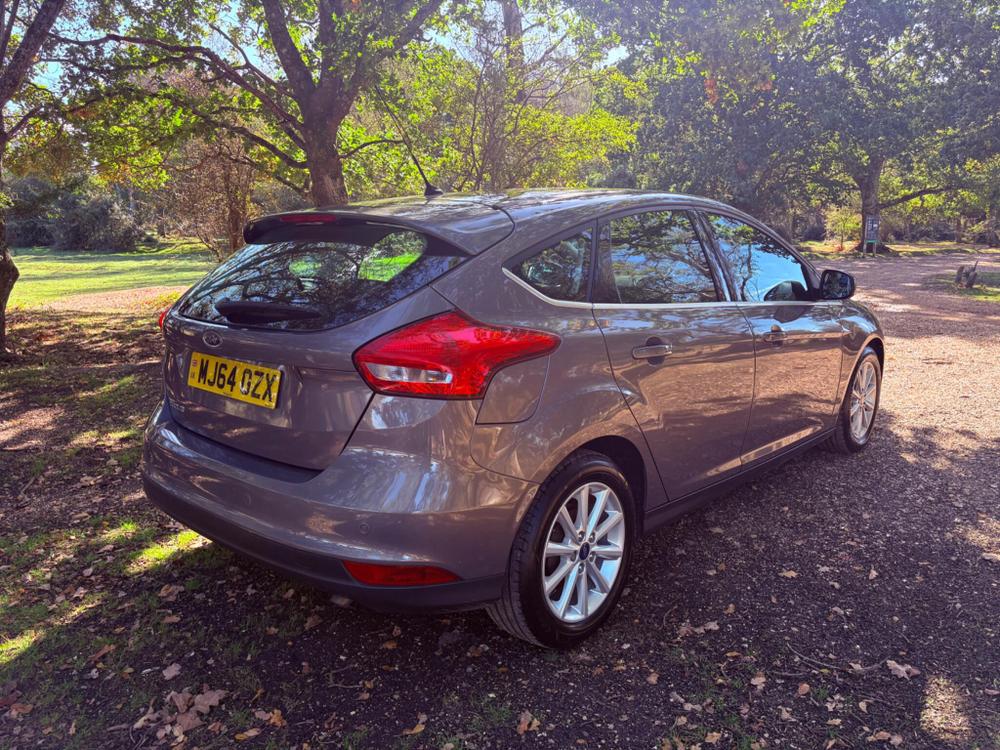 Ford Focus Photo at-f64ffbf7c7dc499cb879a0a49e0401fc.jpg