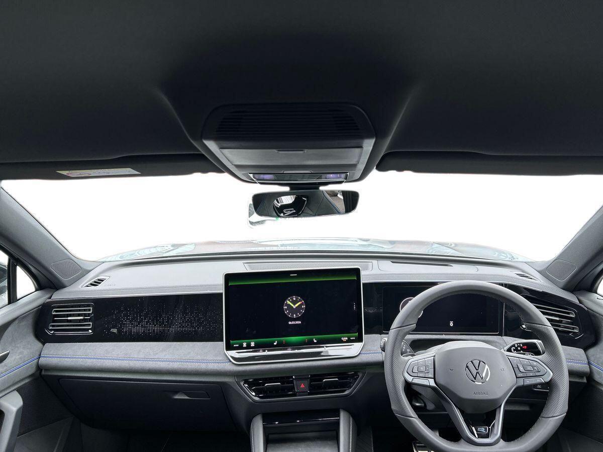 Volkswagen Tiguan Photo at-f691565a7f3644979603177bf1698d8d.jpg