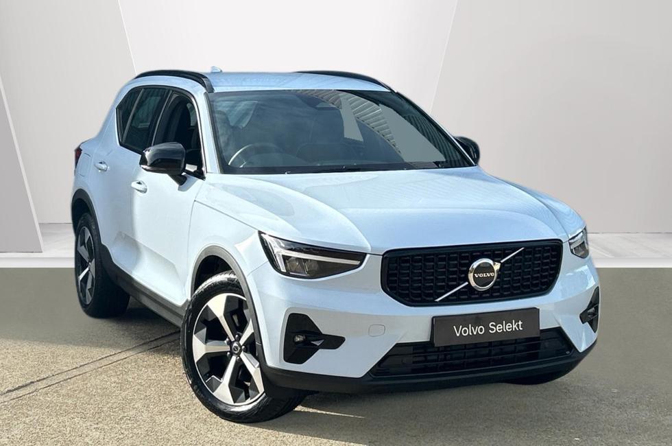 2025 Volvo XC40