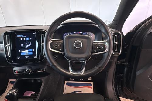 Volvo XC40 Photo at-f6b1b25dee5e445384dcbe6782e0de48.jpg