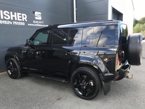 Land Rover Defender 110 Photo at-f70d3e1905274859b1e7e502ae0301c3.jpg
